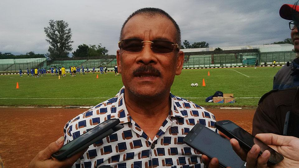 Manajer tim Persib Bandung, Umuh Muchtar - INDOSPORT